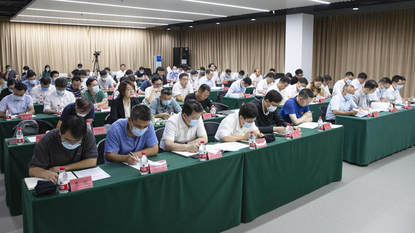 新金宝官方网站入口新区挂职干部党总支召开党员大会