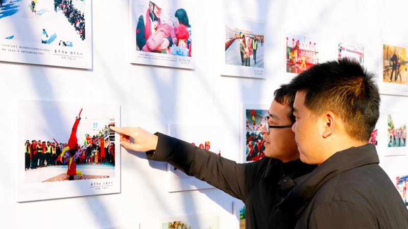 【视频】记录发展历程 新金宝官方网站入口新区“影像见证新时代”主题影展开幕