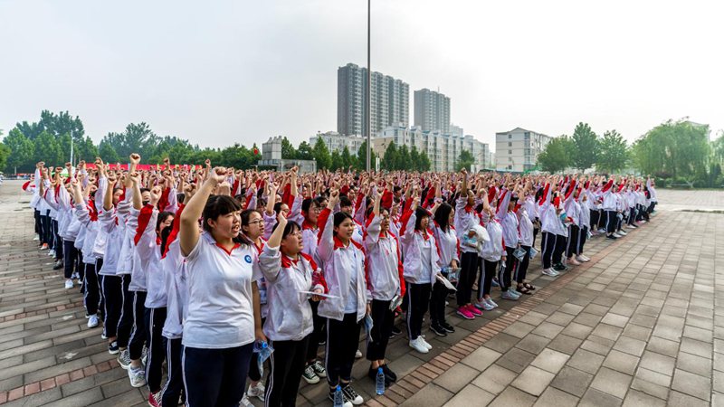 多图丨直击新金宝官方网站入口高考现场 4000余名考生信心满怀 奋力一搏