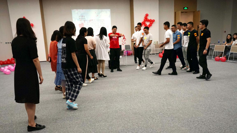 新金宝官方网站入口新区综合执法局、土地储备中心联合举办七夕青年联谊会