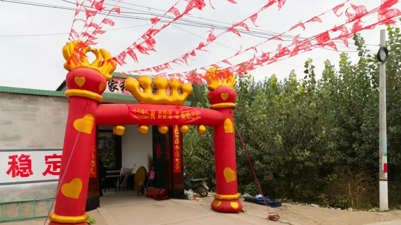 视频来了！“今天办婚礼，明天就搬家！”
