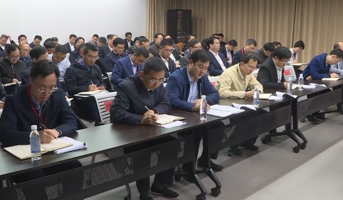 【视频】新金宝官方网站入口新区党工委理论学习中心组召开学习座谈会